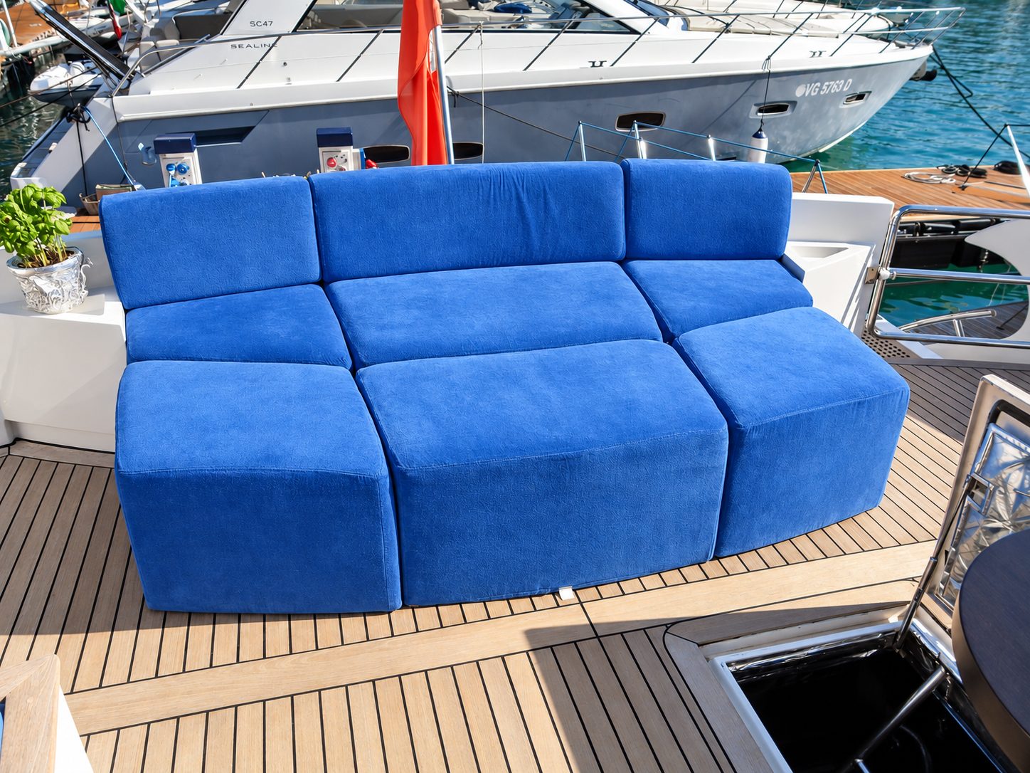 Italcraft 95, divano esterno